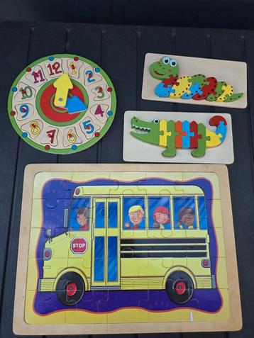 Set van 4 houten puzzels – inclusief klok 🧩⏰
 beschikbaar voor biedingen