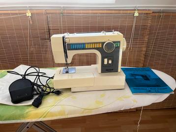Machine à coudre Necchi type 559 pédale pied, Enlèvement, Utilisé, Machine à coudre