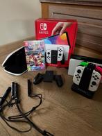 Switch OLED + Mario Kart 8 + 4 JoyCons, Games en Spelcomputers, Spelcomputers | Nintendo Switch, Met games, Zo goed als nieuw