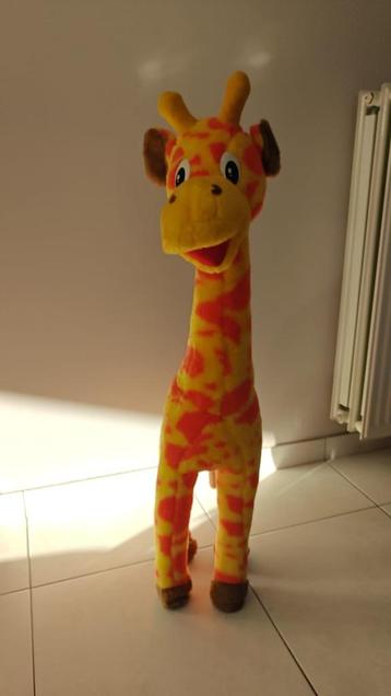 Giraf van bijna 1 meter beschikbaar voor biedingen