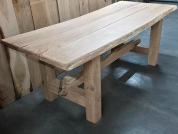 Eiken boomstamtafel eettafel tuintafel kloostertafel  beschikbaar voor biedingen