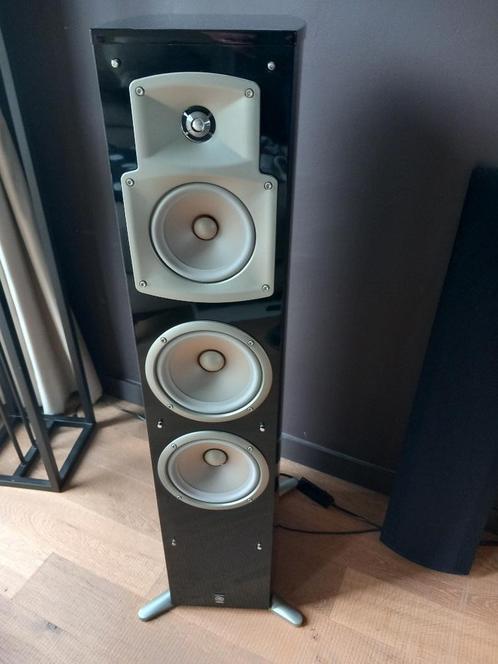 Yamaha 2 6ohms zwarte luxueuze kolomspeakers 250 W, Audio, Tv en Foto, Luidsprekerboxen, Zo goed als nieuw, Front, Rear of Stereo speakers