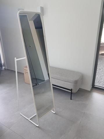 Staande spiegel wit Ikea KNAPPER beschikbaar voor biedingen