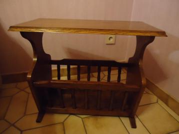 A vendre porte revues en bois beschikbaar voor biedingen