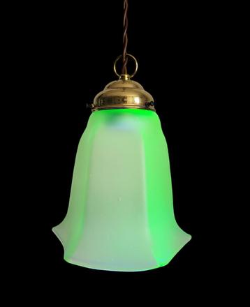 Uranium of annagroen glazen hanglamp tulpvorm; Art deco, Bel
