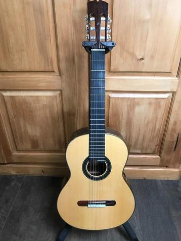 George Harrison - JOSE RAMIREZ MODEL 'GH' beschikbaar voor biedingen