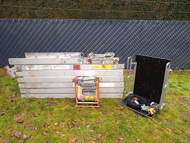 élévateur d'échelle terminé, élévateur de plateau de 13 cm, Articles professionnels, Machines & Construction | Ascenseurs, Échafaudages & Échelles