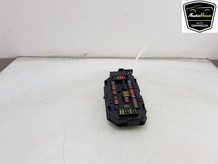 ZEKERINGKAST BMW X5 (F15) (01-2013/07-2018), Auto-onderdelen, Elektronica en Kabels, BMW, Gebruikt