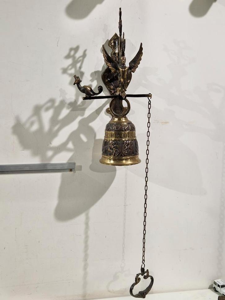 Koper Kloosterbel met ophangbeugel en trekhandvat, Antiek en Kunst, Antiek | Brons en Koper, Ophalen of Verzenden