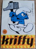 Oude sticker: De Smurfen (Het Olympsmurfstadion - Kriffy), Verzamelen, Stripfiguren, Ophalen of Verzenden, Smurfen, Gebruikt