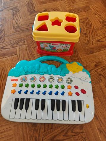 Baby piano + blokkendoos beschikbaar voor biedingen