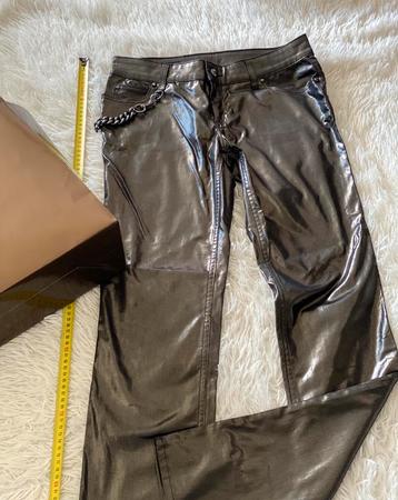 Pantalon neuf Gucci taille IT 42 ou NL 28/34 disponible aux enchères