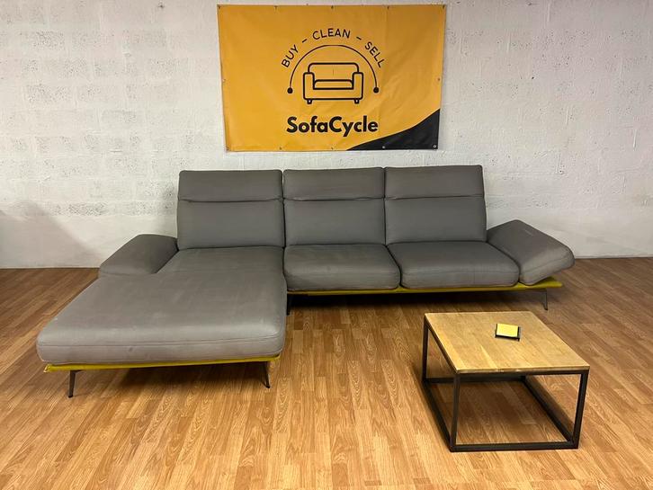 Xooon hoekzetel – moderne driezit met chaise longue, Huis en Inrichting, Zetels | Voetbanken en poefs, Zo goed als nieuw, Stof