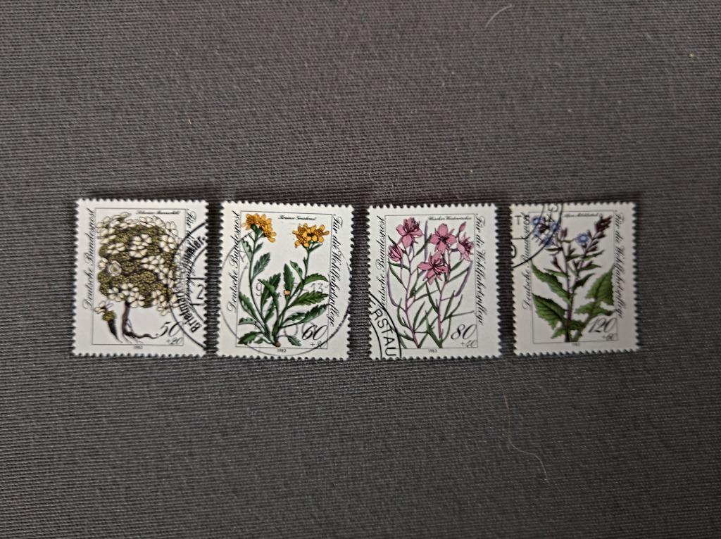 4 POSTZEGELS DUITSLAND 1983 BLOEMEN AFGEPRIJSD, Ophalen of Verzenden, BRD, Gestempeld