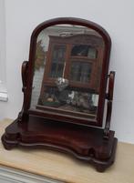 Oude kapspiegel in fineerhout, Ophalen