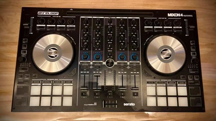 Reloop Mixon 4, Muziek en Instrumenten, Dj-sets en Draaitafels, Zo goed als nieuw, Reloop, Ophalen