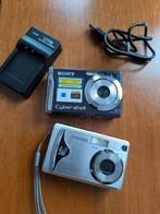 2 fototoestelen 1 oplader, Audio, Tv en Foto, Fotocamera's Digitaal, Gebruikt, Compact, 8 Megapixel, Ophalen of Verzenden
