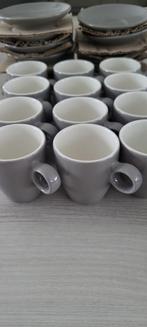 12x  kleine espresso koffietasjes + ondertassen / 9220 Hamme, Huis en Inrichting, Keuken | Servies, Ophalen