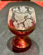 Ensemble de 70 verres de Boussu décorés à l'or fin 23 carats, Enlèvement