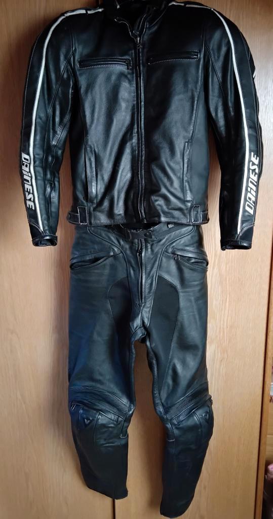 Combinaison cuir femme 40 et 44 Dainese, Motos, Vêtements | Vêtements de moto, Combinaison, Enlèvement