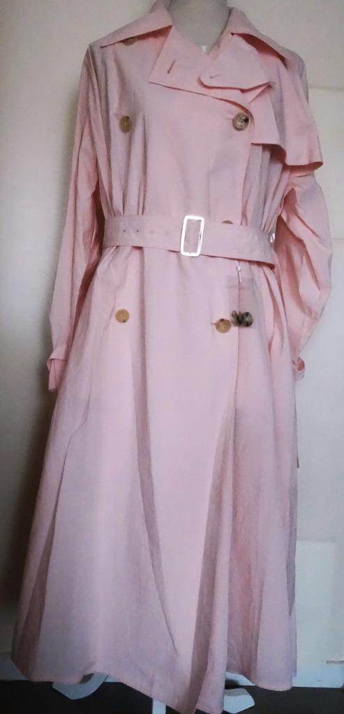 Elegante nieuwe jurk Max Mara.Gemaakt in Italie. Maat 38 (M), Kleding | Dames, Jurken, Nieuw, Maat 38/40 (M), Roze, Onder de knie