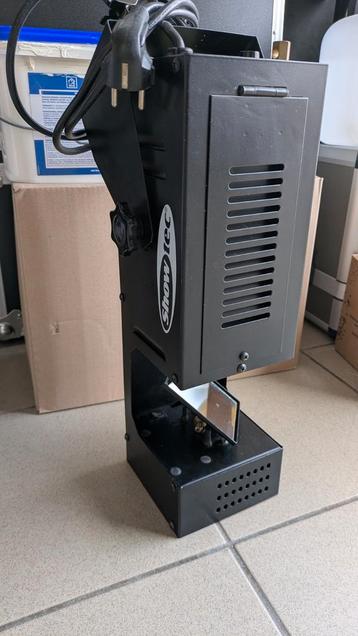 Showtec Wildmoon 100w Xenon beschikbaar voor biedingen