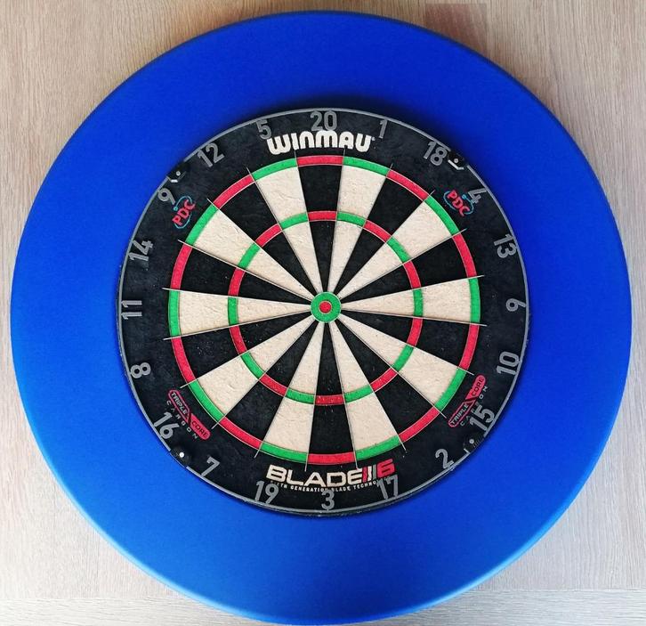 Winmau Blade 6 Triple Core + Surround ., Sport en Fitness, Darts, Nieuw, Dartbord, Ophalen of Verzenden