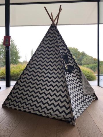 Tipi tent Bandits & Angels  beschikbaar voor biedingen