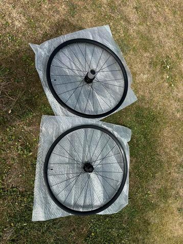 Giant SR2 wheel set (Shimano Hub, Disc Only) beschikbaar voor biedingen