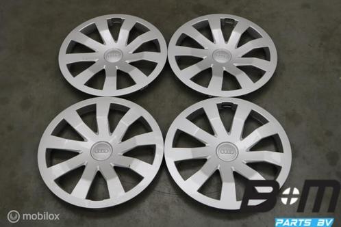 Set 15 inch wieldoppen Audi A1 GB 82A601147, Auto-onderdelen, Banden en Velgen, Band(en), Gebruikt