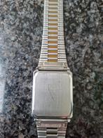 Casio horloge, Enlèvement