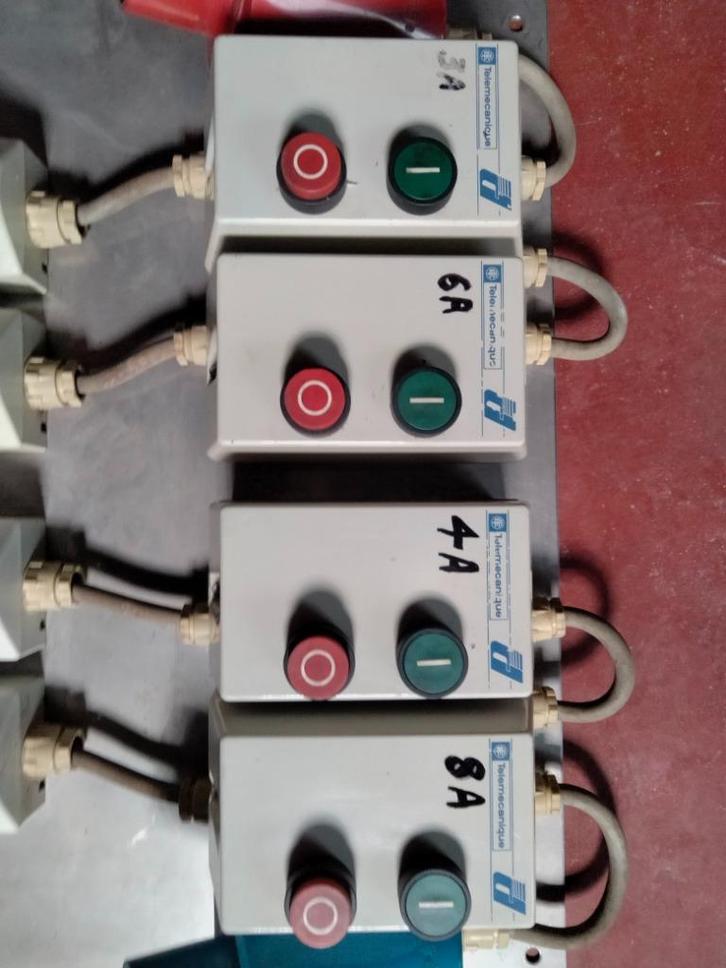 Elektrische verdeelplaat voor werven, Doe-het-zelf en Bouw, Elektriciteit en Kabels, Zo goed als nieuw, Schakelaar, Ophalen