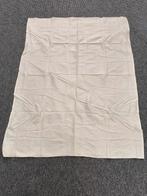 100 Nappes en tissu avec broderies 136cm sur 105cm, Huis en Inrichting, Tafelkleden, Nieuw, Ophalen