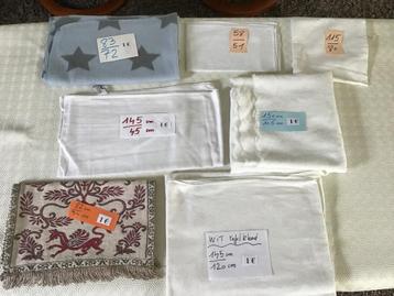 7 tafelkleedjes aan slechts 1 euro per stuk beschikbaar voor biedingen