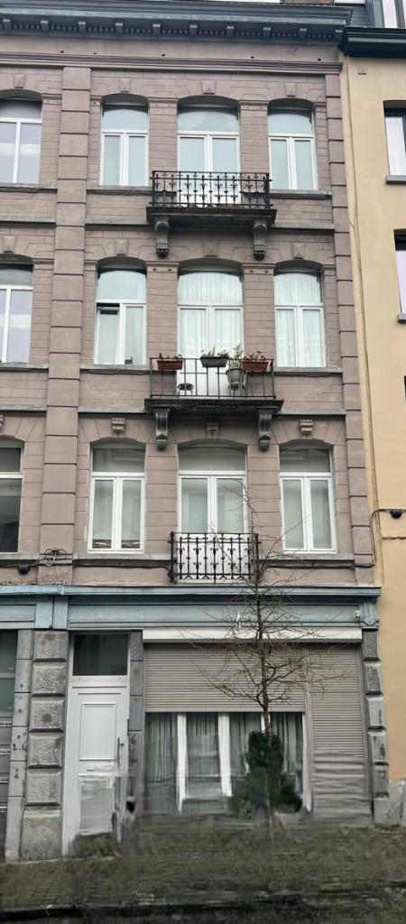 Gemengd gebouw te koop — uiteindelijk een hoog huurrendement, Immo, Huizen en Appartementen te koop, Brussel, tot 200 m², Overige soorten