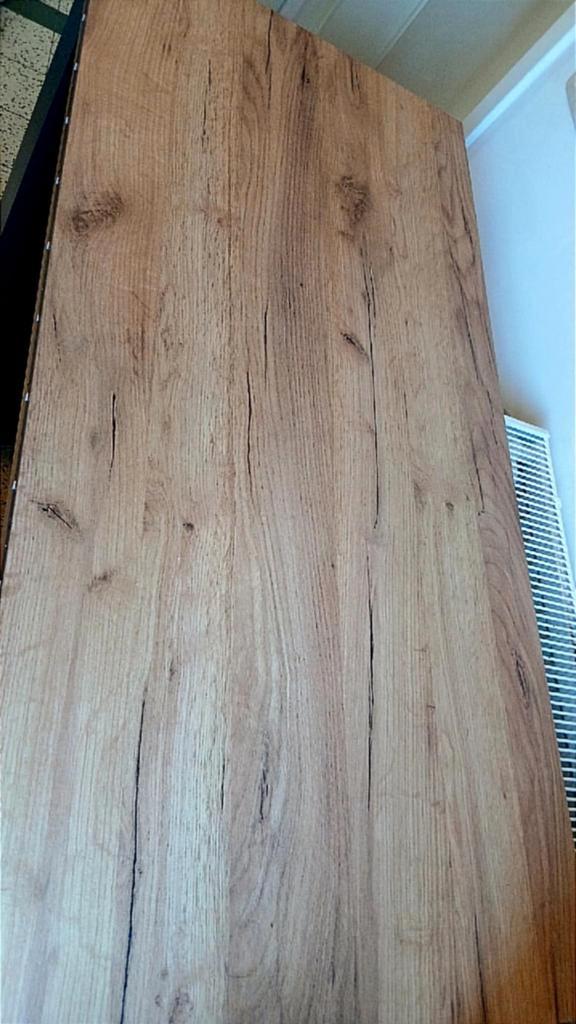 Ensemble table de bar + 2 tabourets – état impeccable, Bricolage & Construction, Planches & Dalles, Enlèvement