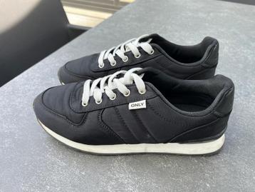 Zwarte sneakers Only beschikbaar voor biedingen