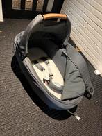Jade reiswieg grijs met kleine witte stipjes, Kinderen en Baby's, Kinderwagens en Combinaties, Gebruikt, Met reiswieg, Maxi-Cosi
