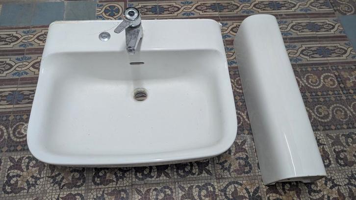 Lavabo sur pied avec Robinet d'origine & siphon 52x64x90cm, Maison & Meubles, Salle de bain | Meubles de Salle de bain, Utilisé