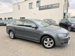 Volkswagen Jetta 1.6 TDI DSG Blue Motion * 1 JAAR GARANTIE *, Auto's, Euro 5, Gebruikt, Zwart, 4 cilinders