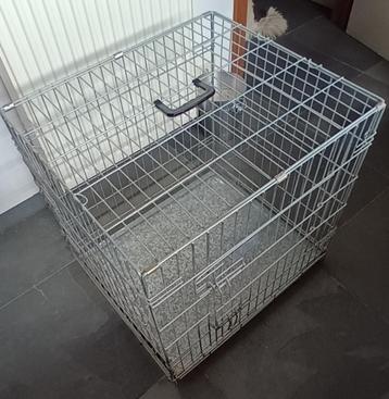 Hondenbench metaal beschikbaar voor biedingen