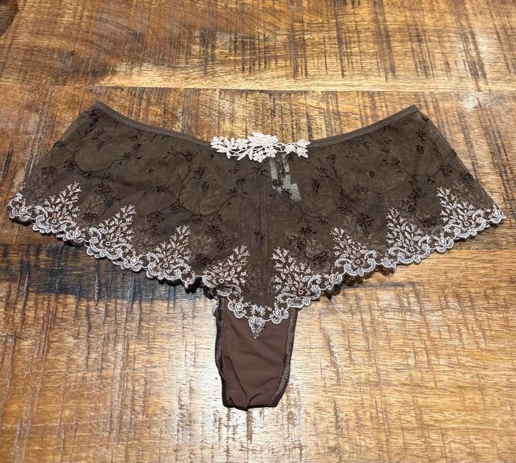 nieuw string van Passionata maat 38, Kleding | Dames, Ondergoed en Lingerie, String, Bruin, Ophalen of Verzenden