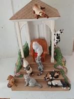 Porseleinen kattenbeeld van Carol Lawson, Verzamelen, Dierenverzamelingen, Ophalen, Zo goed als nieuw, Hond of Kat, Beeldje of Figuurtje