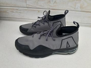 Baskets NIKE AIR Pointure 44.5 Comme neuves. Portées 1 fois