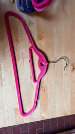7 fluwelen kapstokken 45cm - kledinghangers - kleerhangers, Maison & Meubles, Accessoires pour la Maison | Portemanteaux, Enlèvement ou Envoi