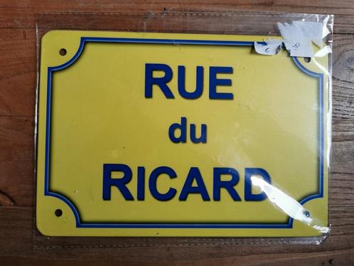 Bordje in metaal 'Ricard'. Uithangbord., Huis en Inrichting, Woonaccessoires | Tekstborden en Spreuken, Zo goed als nieuw, Ophalen of Verzenden