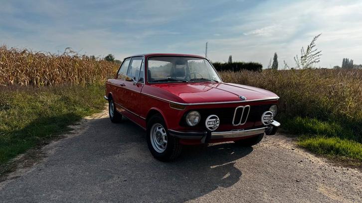 BMW 1974, Auto's, Oldtimers, Particulier, BMW, Benzine, Stadsauto, Handgeschakeld, Rood, Zwart, Leder, Onderhoudsboekje, Ophalen