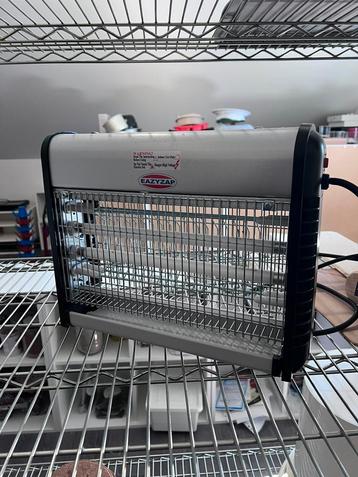 Lamp tegen insecten - UV lamp beschikbaar voor biedingen