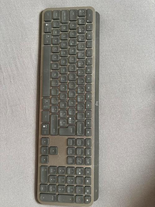 Logitech 920-011574, Computers en Software, Toetsenborden, Zo goed als nieuw, Azerty, Draadloos, Ophalen of Verzenden