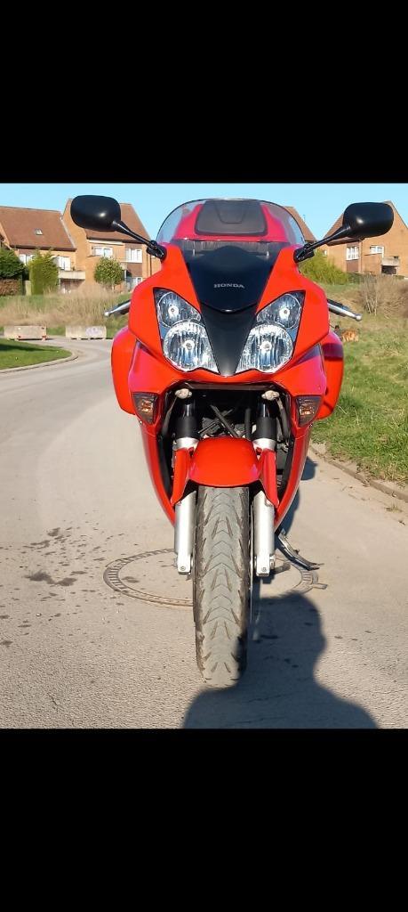 Honda VFR 800, Motoren, Motoren | Honda, Particulier, Sport, meer dan 35 kW, 4 cilinders, Ophalen